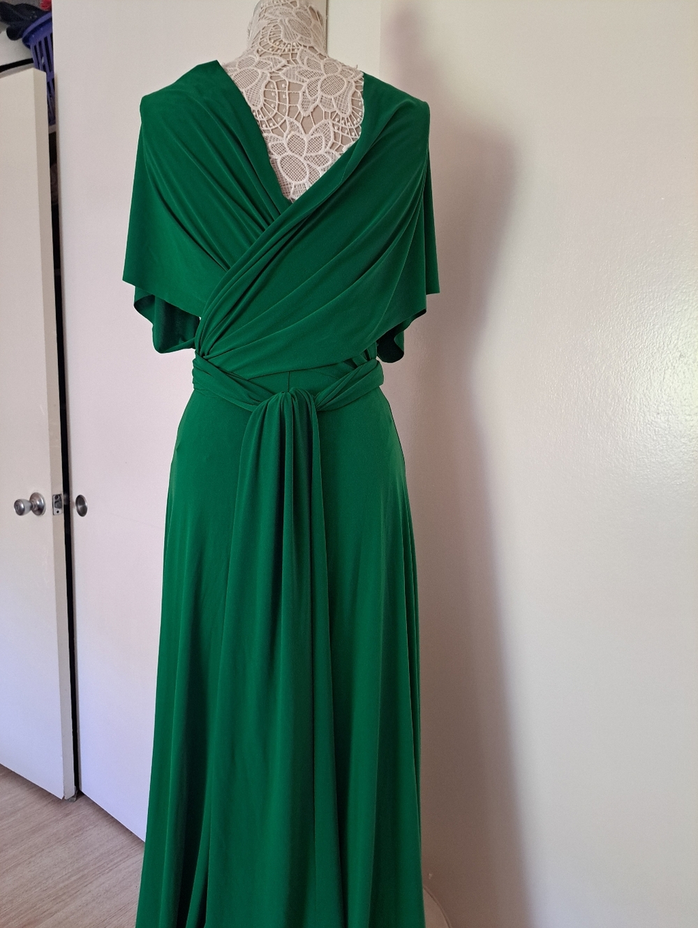 Von Vonni Convertible Maxi Dress Green . - Picture 7 of 12